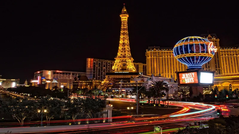 Đăng Ký hl8banca88 Nhận Thưởng 2026 | las vegas,  eiffel tower,  buildings,  architecture,  illuminated,  city lights,  motion blur,  long exposure,  casino,  city,  cityscape,  downtown,  night,  gambling,  hotel,  usa,  night photography,  las vegas,  las vegas,  las vegas,  las vegas,  las vegas,  casino,  casino,  hotel